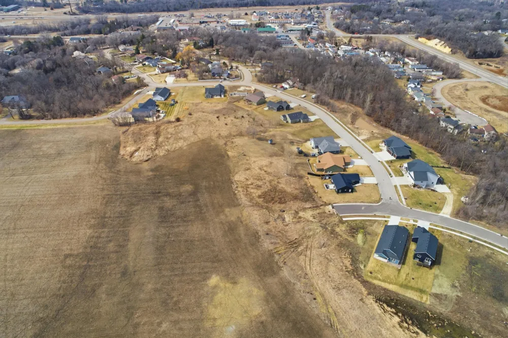 6701 Ridgewood Drive Cannon Falls, MN 55009