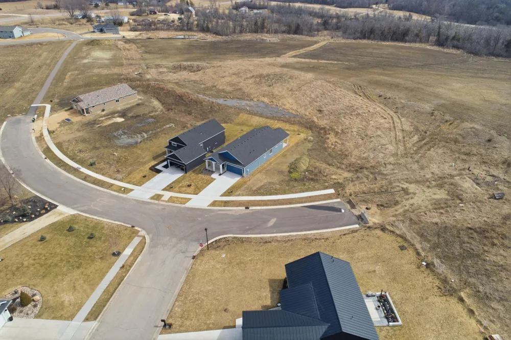 6701 Ridgewood Drive Cannon Falls, MN 55009