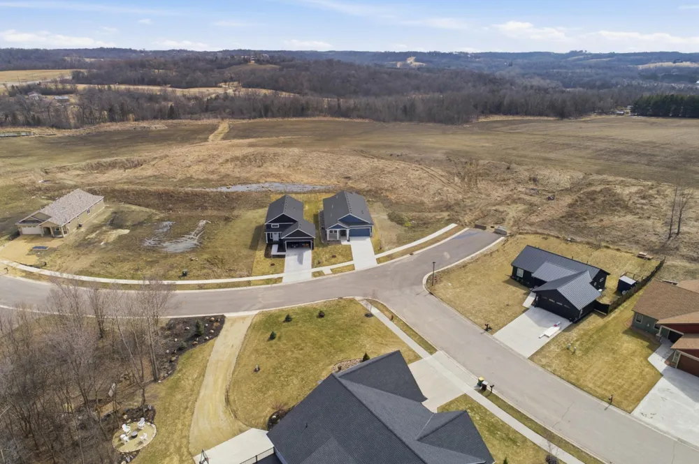 6701 Ridgewood Drive Cannon Falls, MN 55009