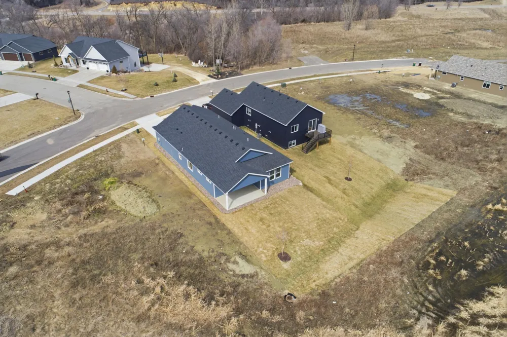 6701 Ridgewood Drive Cannon Falls, MN 55009