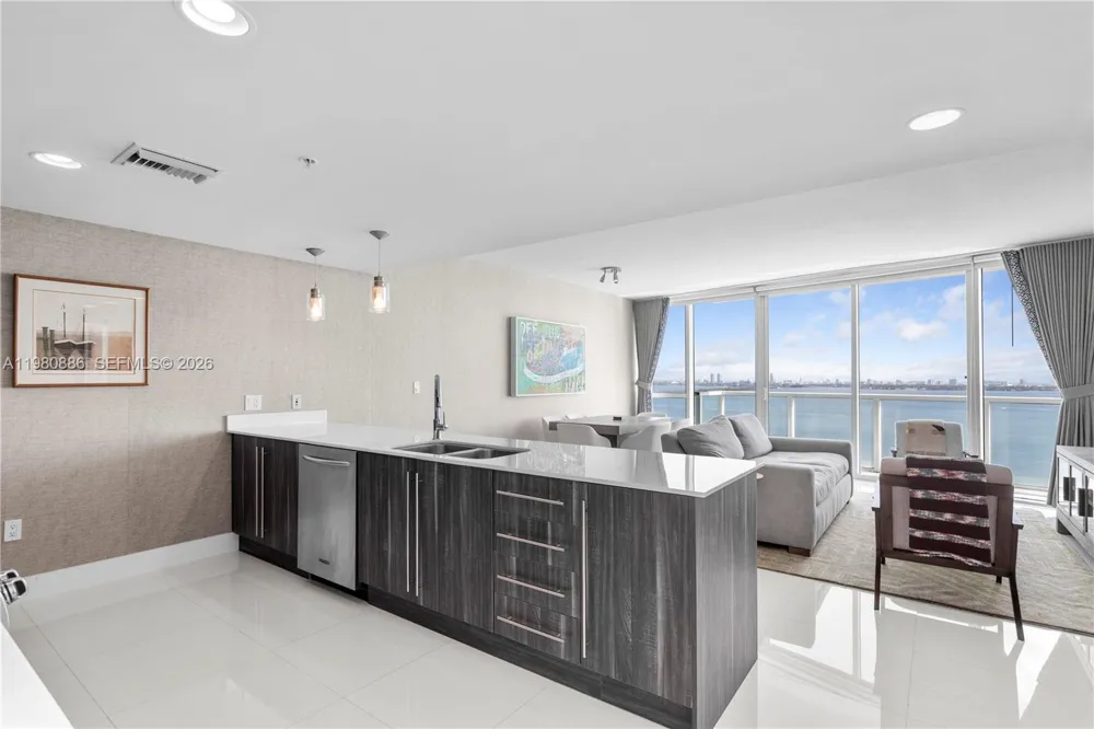 665 NE 25th St #2102 Miami, FL 33137