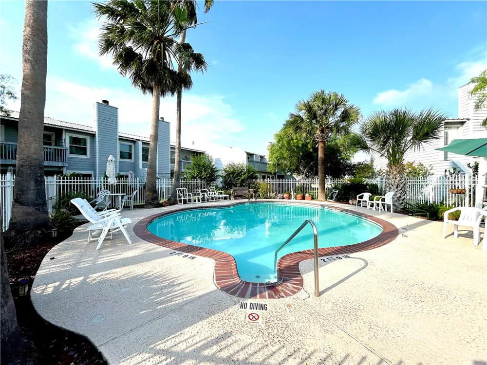 840 Cliff Drive #4 Portland, TX 78374