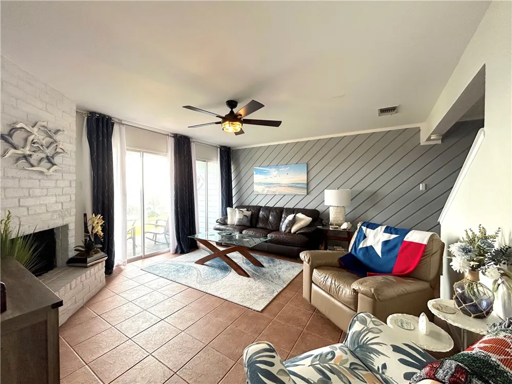 840 Cliff Drive #4 Portland, TX 78374