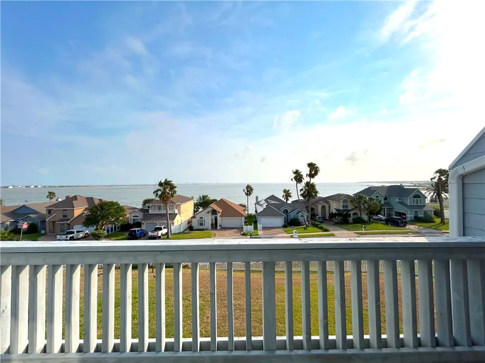 840 Cliff Drive #4 Portland, TX 78374