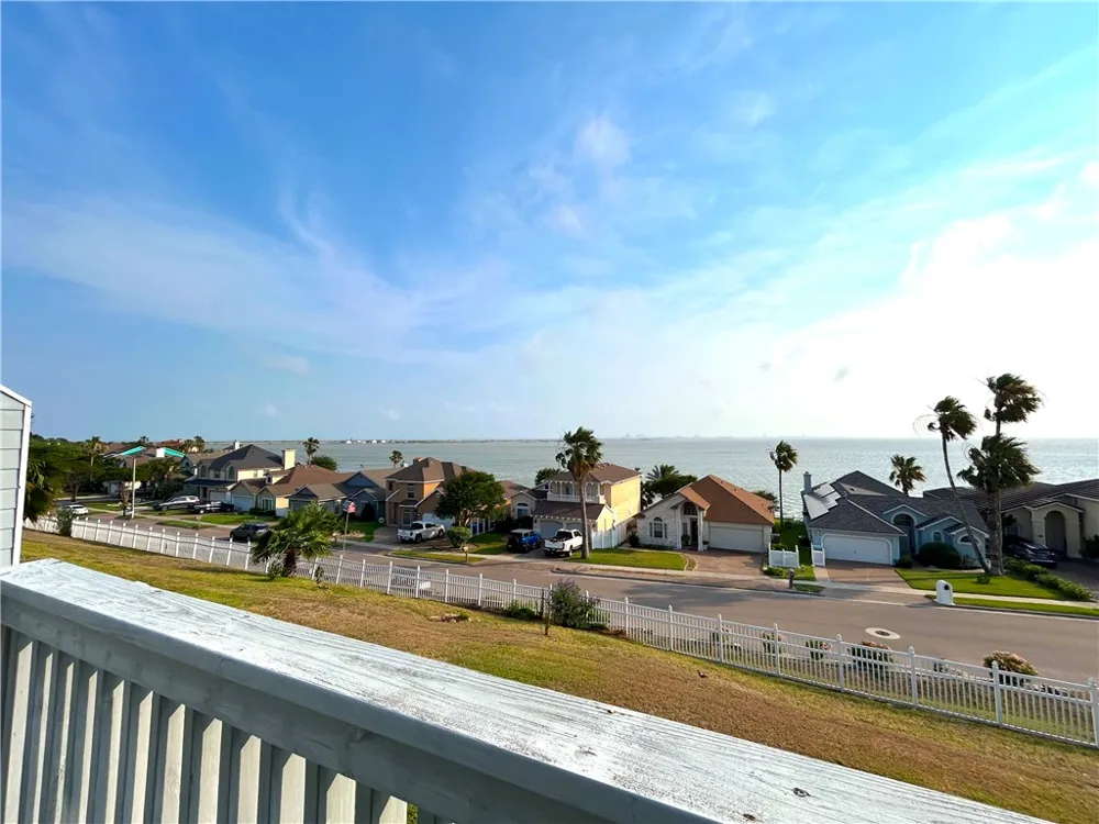 840 Cliff Drive #4 Portland, TX 78374