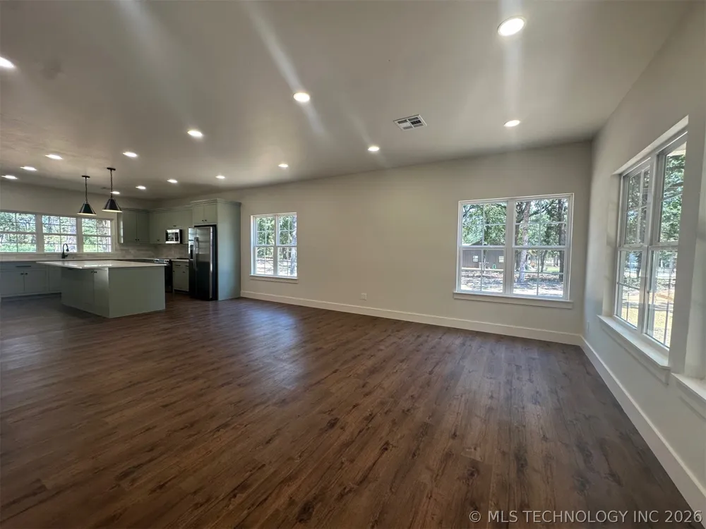 12351 Longboard Loop Kingston, OK 73439