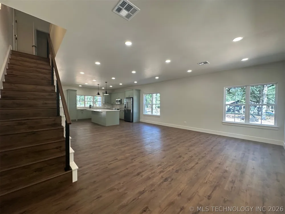 12351 Longboard Loop Kingston, OK 73439