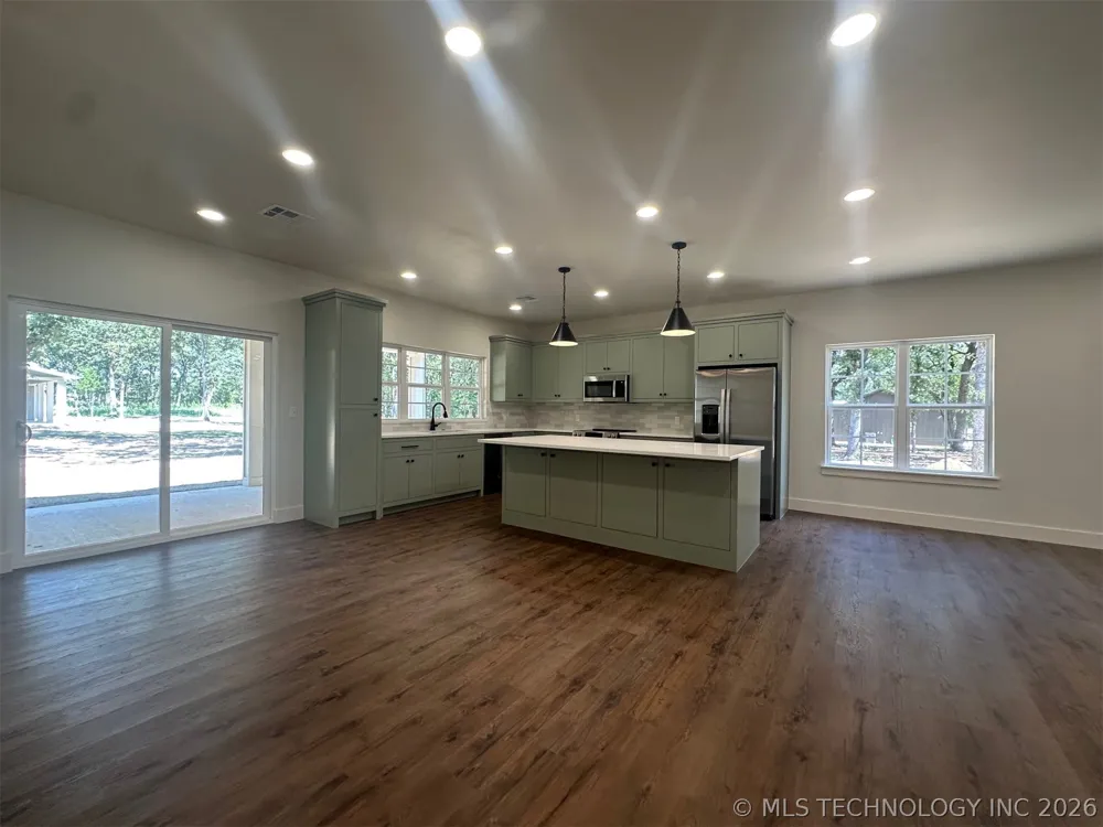 12351 Longboard Loop Kingston, OK 73439