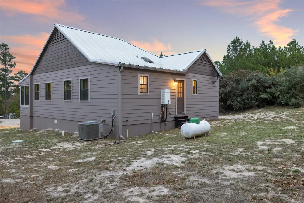 364 Ponderosa Loop Paige, TX 78659