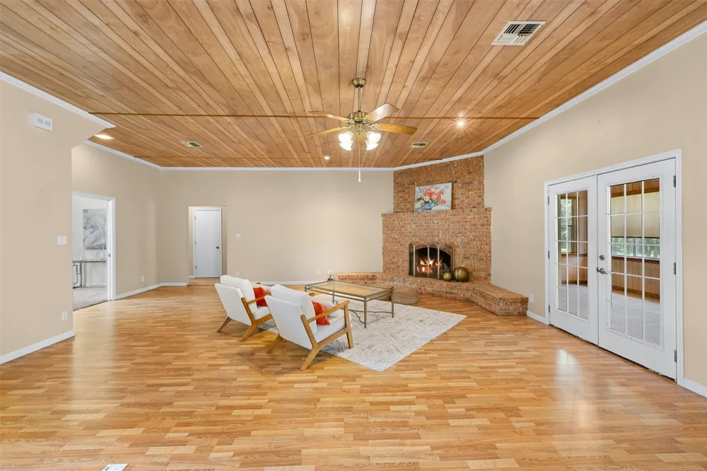 730 Panorama Road La Grange, TX 78945
