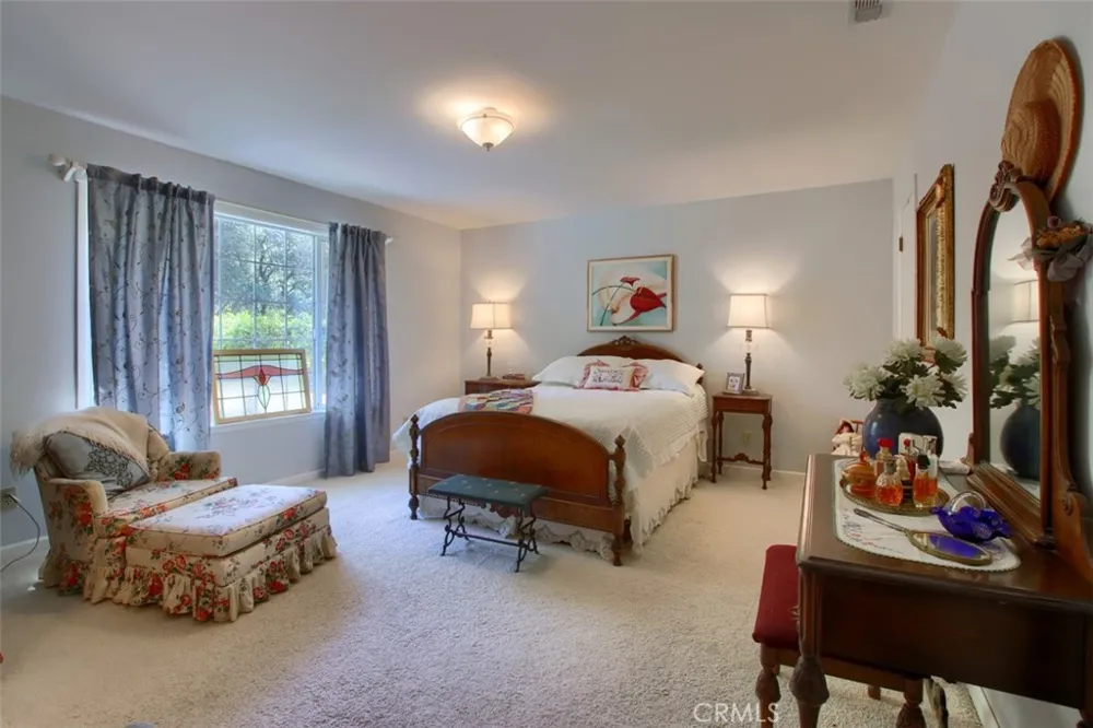 39406 John West Road Oakhurst, CA 93644