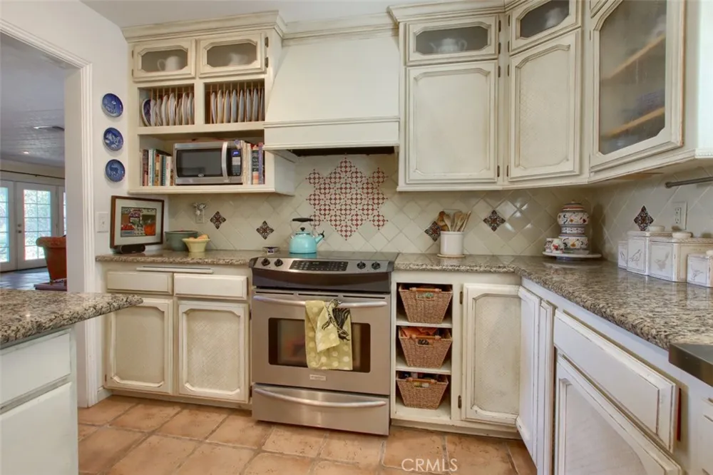 39406 John West Road Oakhurst, CA 93644