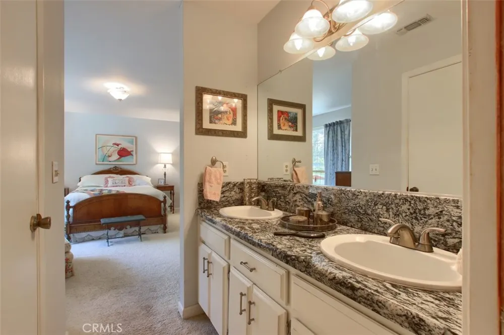 39406 John West Road Oakhurst, CA 93644