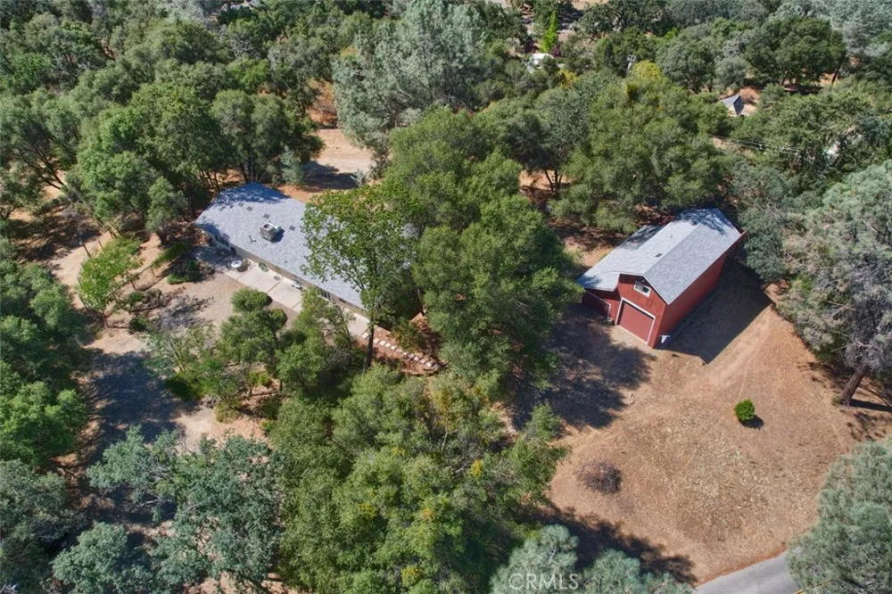 39406 John West Road Oakhurst, CA 93644