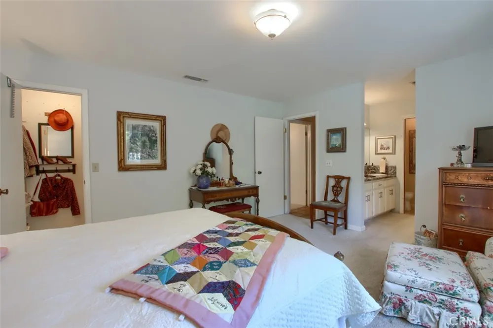 39406 John West Road Oakhurst, CA 93644