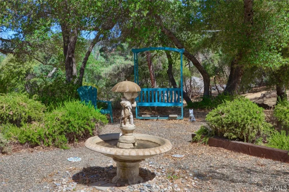 39406 John West Road Oakhurst, CA 93644