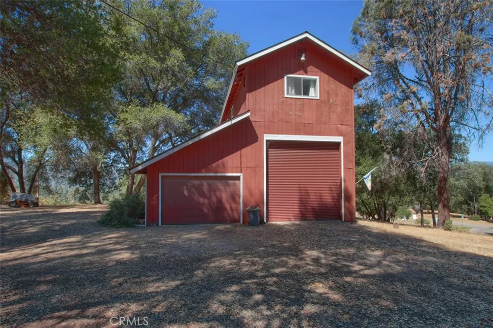 39406 John West Road Oakhurst, CA 93644