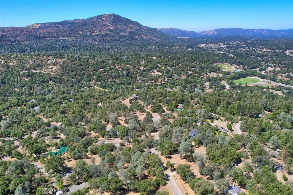 39406 John West Road Oakhurst, CA 93644
