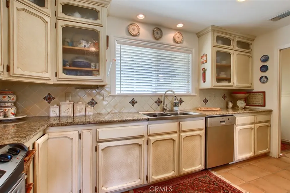 39406 John West Road Oakhurst, CA 93644