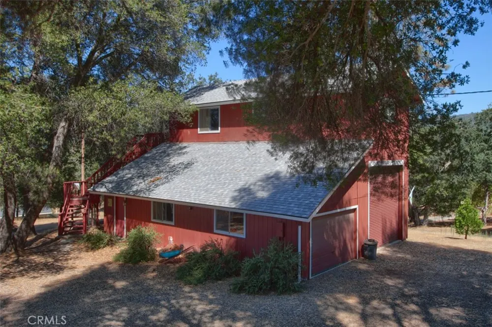 39406 John West Road Oakhurst, CA 93644