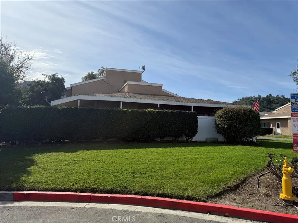 44580 La Paz Temecula, CA 92592