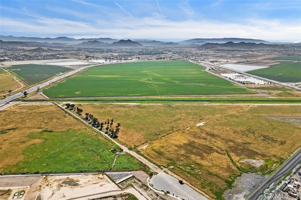 E. ELLIS AVENUE Perris, CA 92570