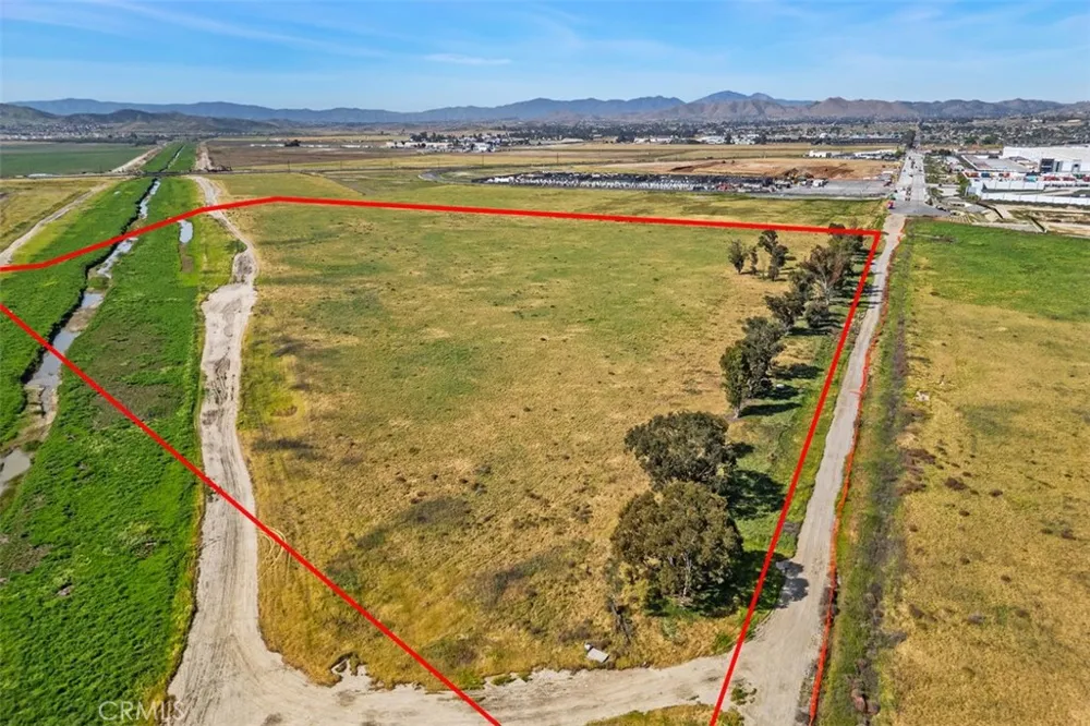 E. ELLIS AVENUE Perris, CA 92570