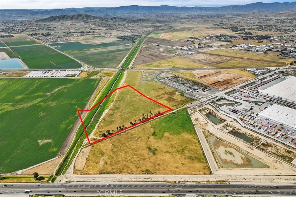 E. ELLIS AVENUE Perris, CA 92570