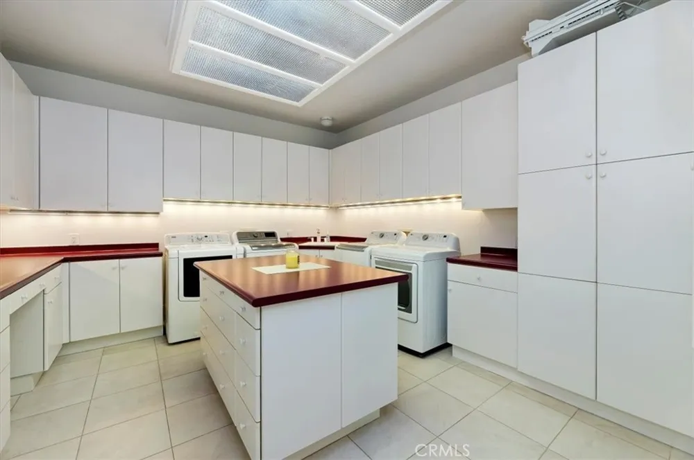 3043 Garretson Avenue Corona, CA 92881