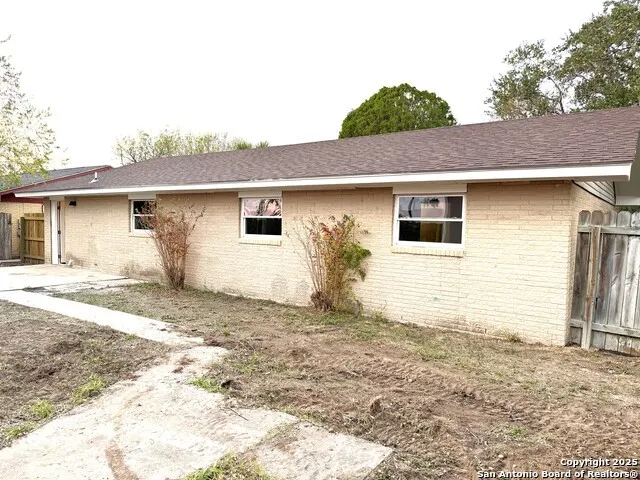 1212 Fairview Drive Beeville, TX 78102