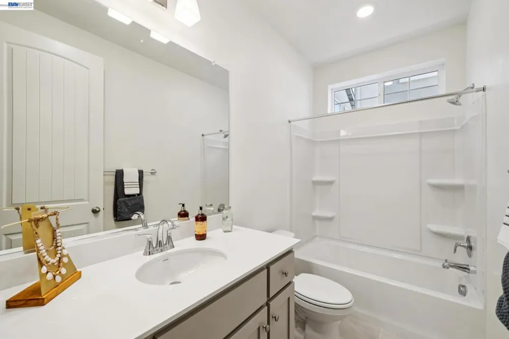 222 Mindy Way Pittsburg, CA 94565