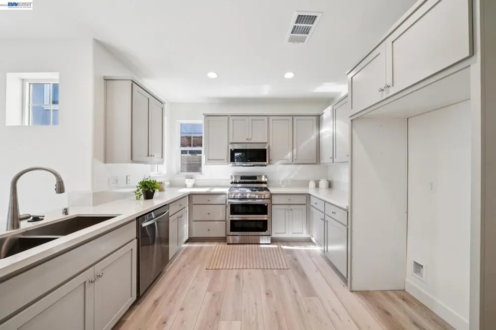 222 Mindy Way Pittsburg, CA 94565