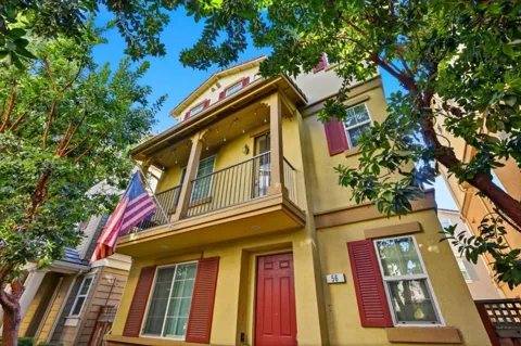 56 Regency Place