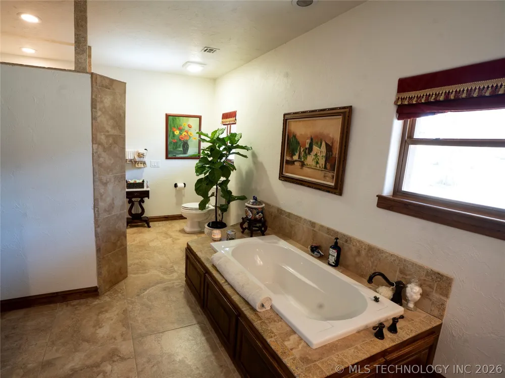 3512 E 440 ROAD Eucha, OK 74342