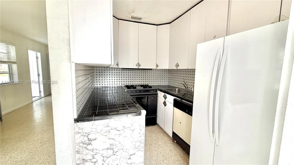250 E 60th St Hialeah, FL 33013