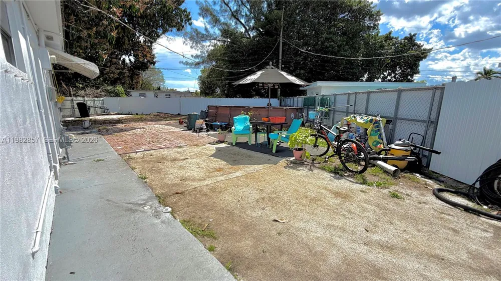 250 E 60th St Hialeah, FL 33013