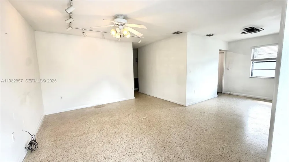 250 E 60th St Hialeah, FL 33013