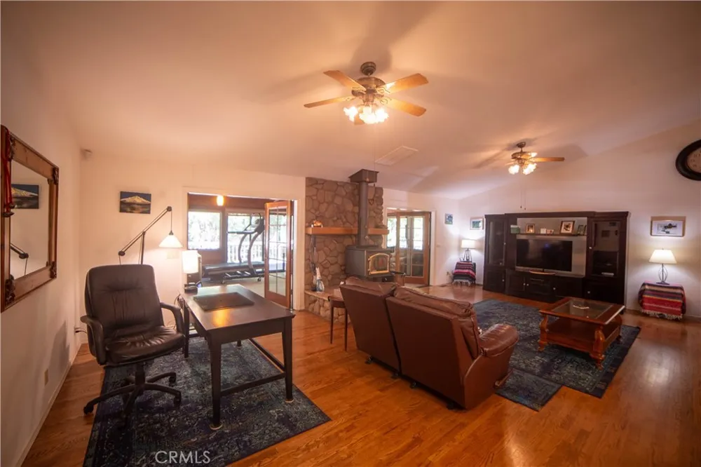 6735 Lakefront Dr Magalia, CA 95954