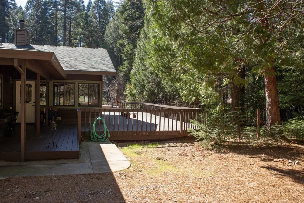 6735 Lakefront Dr Magalia, CA 95954