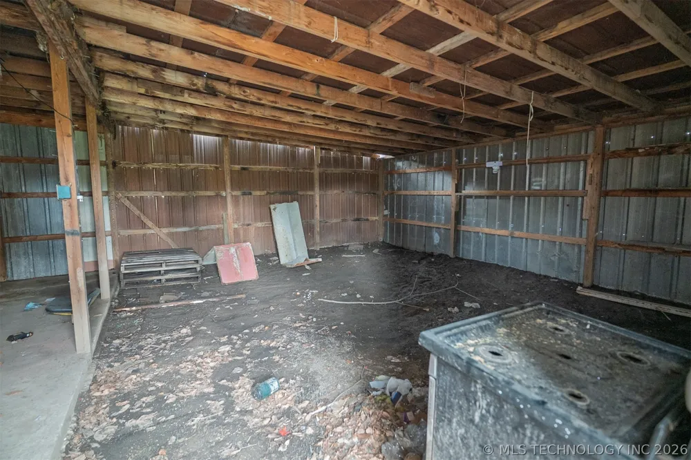 511 E 6th Street Hulbert, OK 74441
