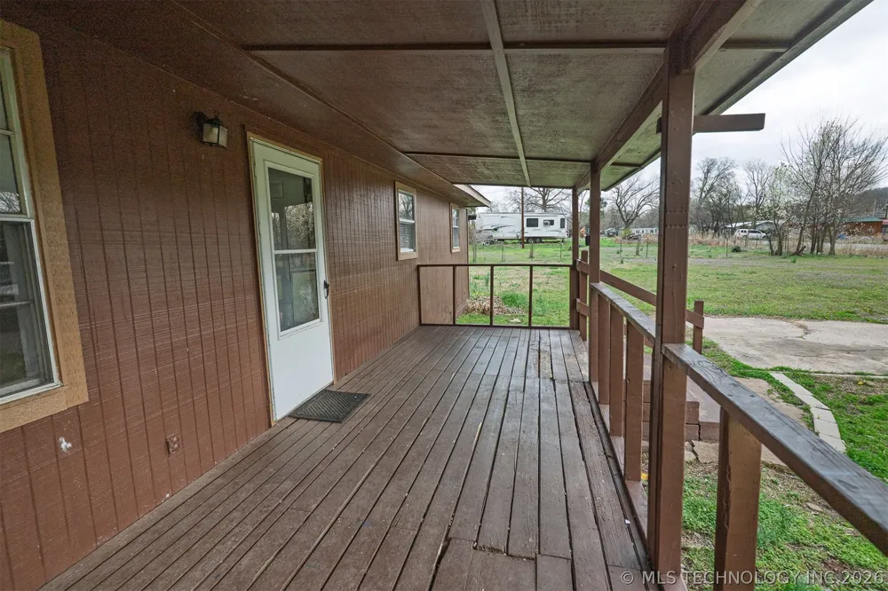 511 E 6th Street Hulbert, OK 74441