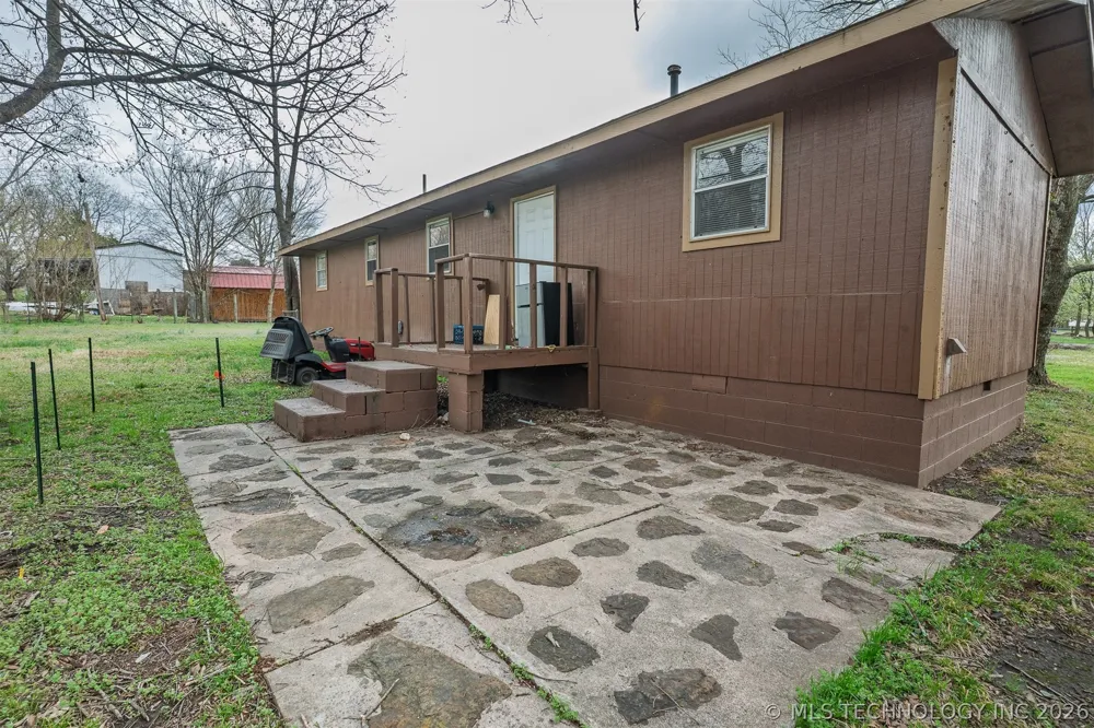 511 E 6th Street Hulbert, OK 74441