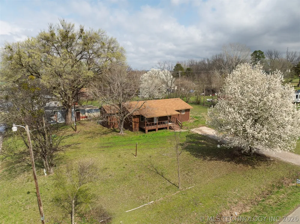 511 E 6th Street Hulbert, OK 74441