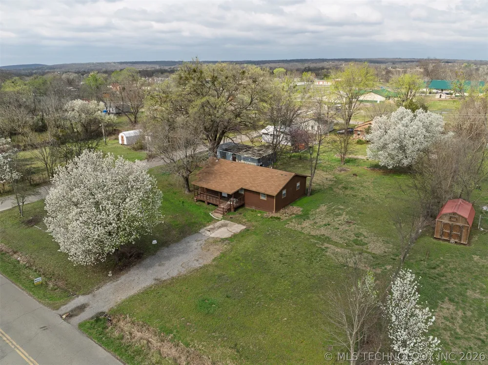 511 E 6th Street Hulbert, OK 74441
