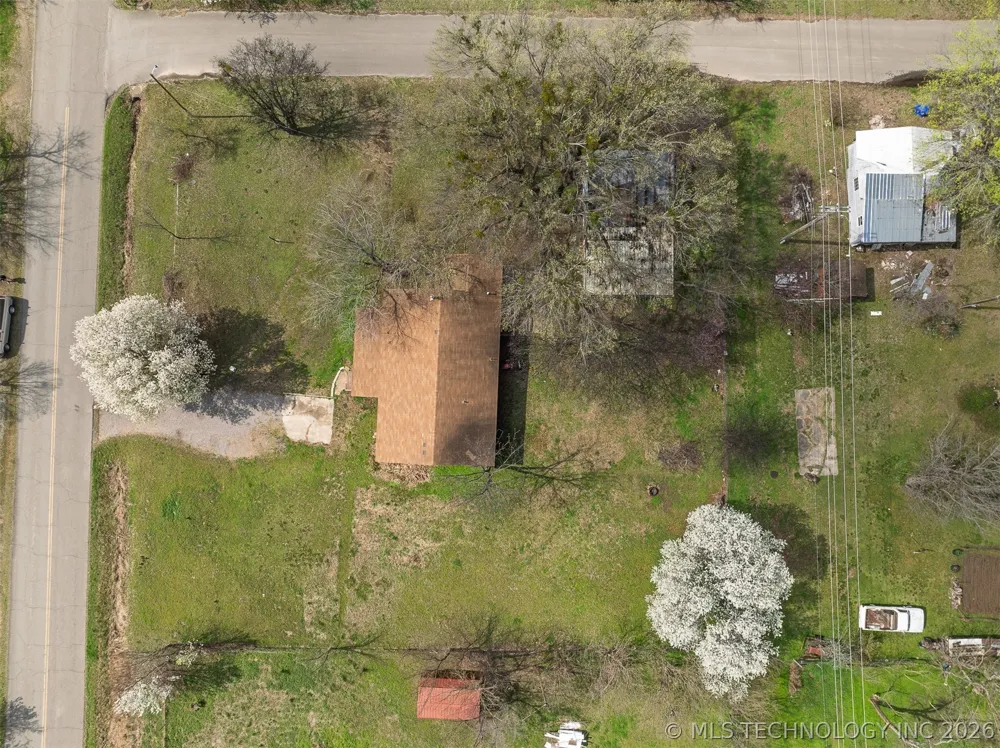 511 E 6th Street Hulbert, OK 74441