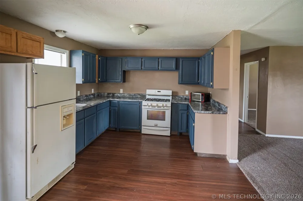 511 E 6th Street Hulbert, OK 74441