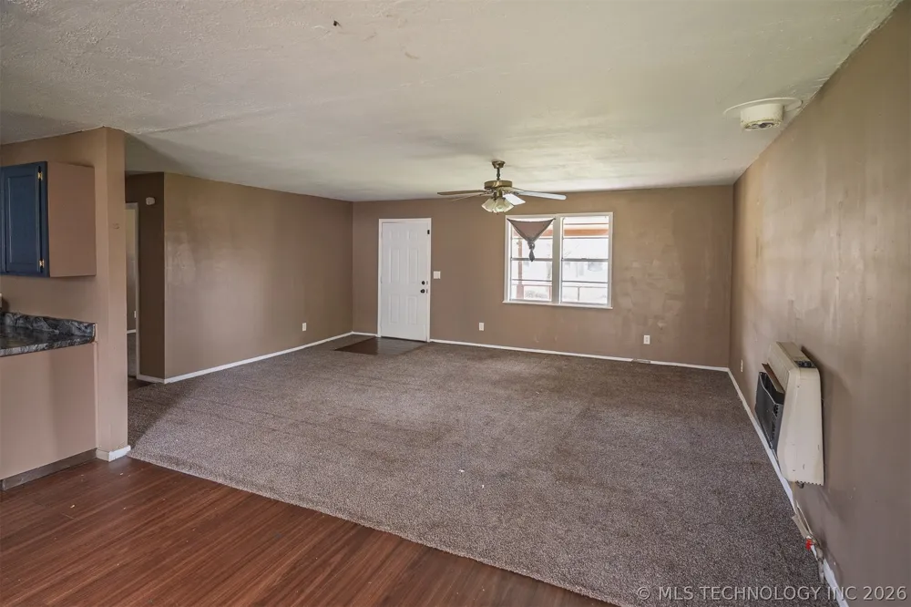 511 E 6th Street Hulbert, OK 74441
