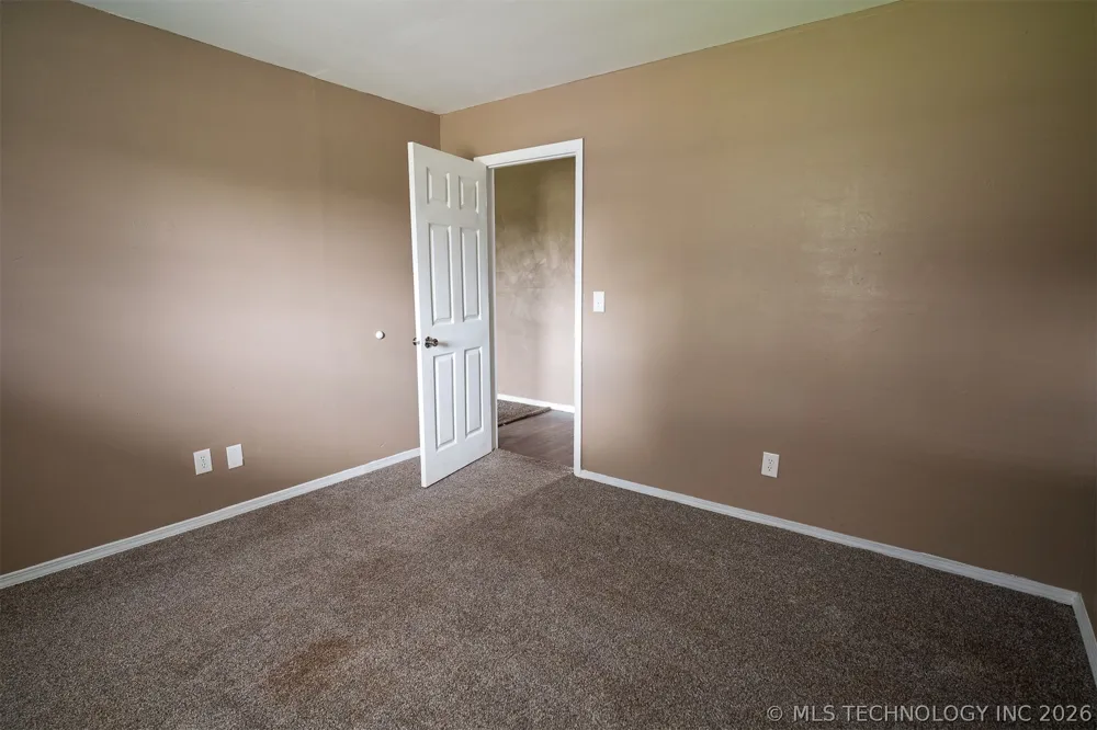 511 E 6th Street Hulbert, OK 74441