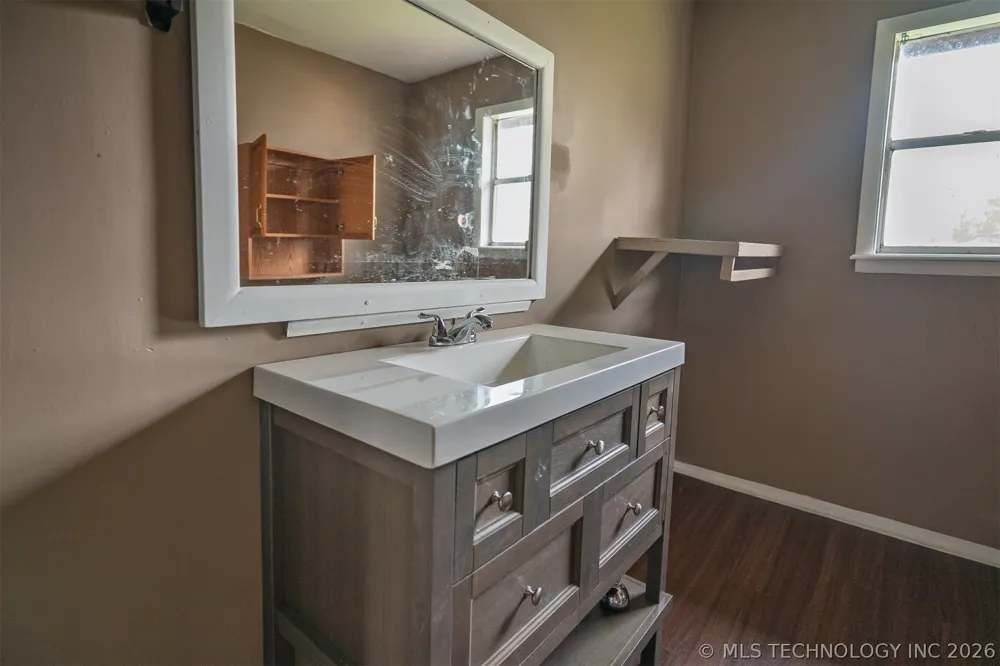 511 E 6th Street Hulbert, OK 74441