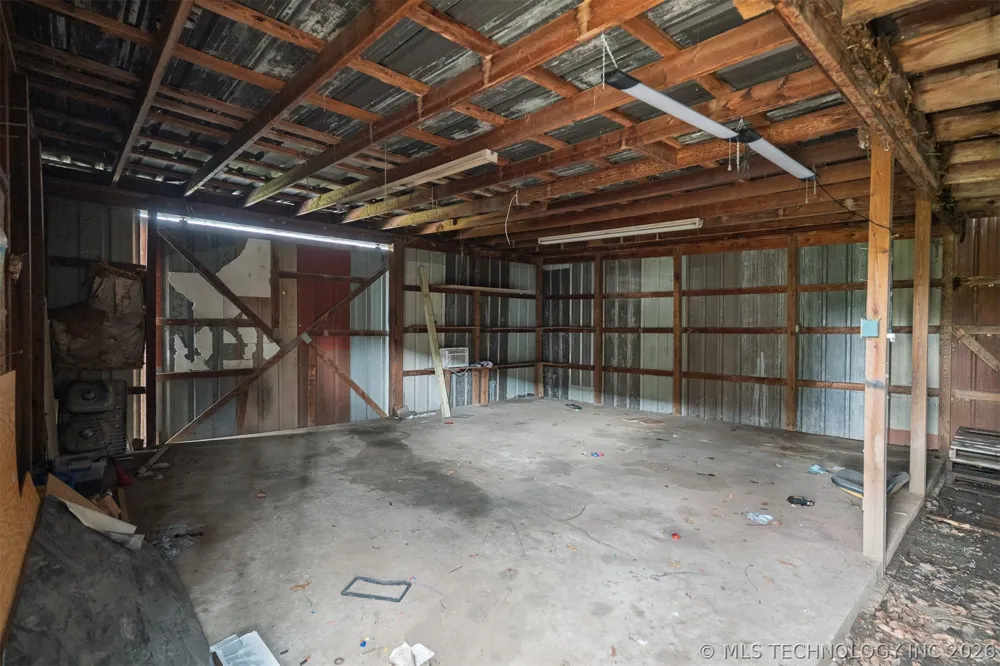 511 E 6th Street Hulbert, OK 74441